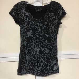 #1087 Billabong, short sleeve graphic T-shirt Med floral